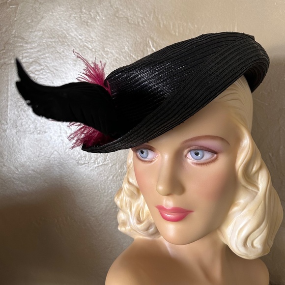 FABULOUS 1940\'s BLACK STRAW HAT WITH BLACK FEATHER WING + FEATHER PUFF main image 13